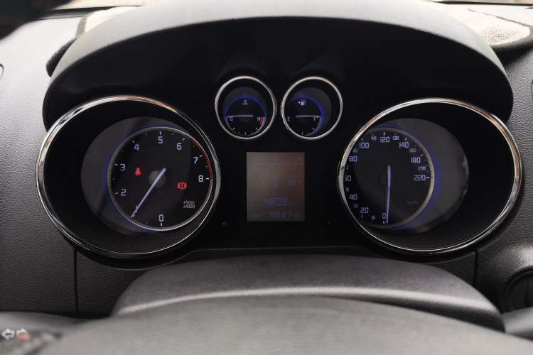 Used CHANGAN CS35 2016 1.6L Manual Luxury Model China V Standard