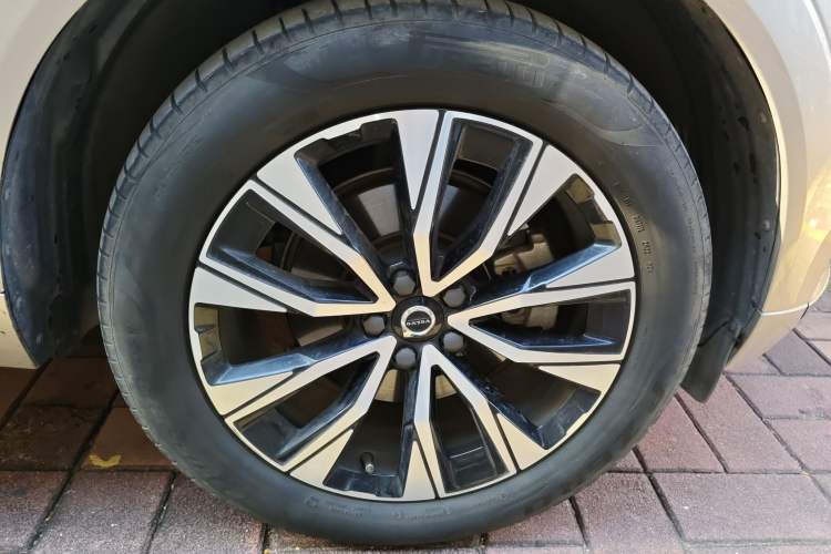 Used Volvo XC60 2023 B5 4x4 Smart Luxury Edition
