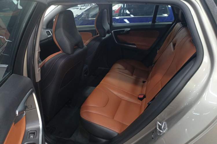 Used Volvo V60 2015 T5 Zhiya Edition