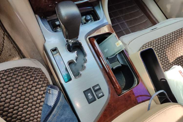 Used Toyota Crown 2012 2.5L Royal Leather Edition Gear Lever