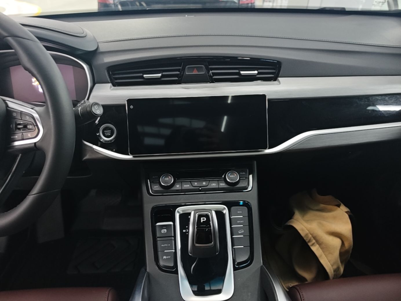 Geely Auto Emgrand X7 Sport 2022 1.8TD DCT Zhiya Trim — снимка 15