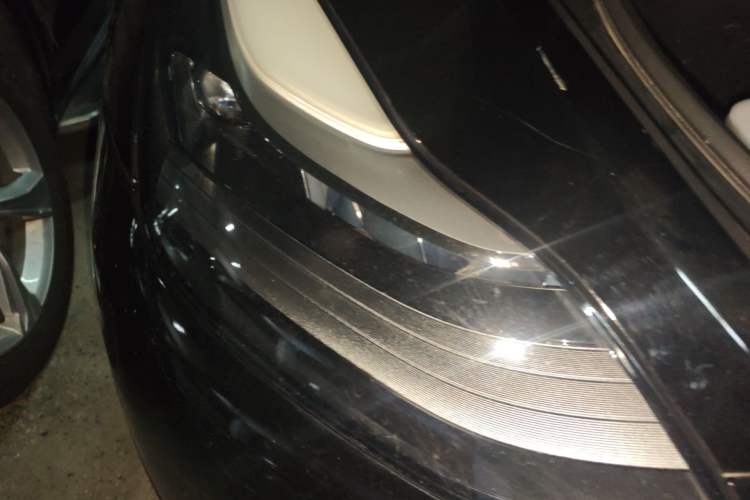 Used Tesla Model Y 2021 Standard Range Rear-Wheel Drive Version Right Front Headlight