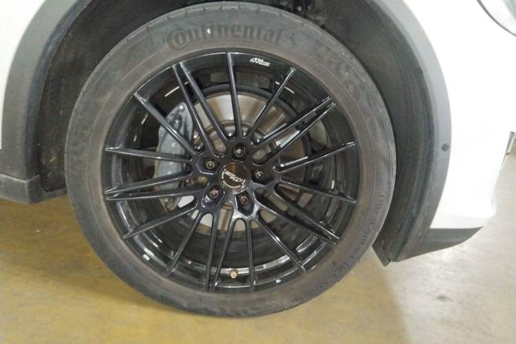 Used Tesla Model X 2019 Long-Range Version Right Front Wheel Hub