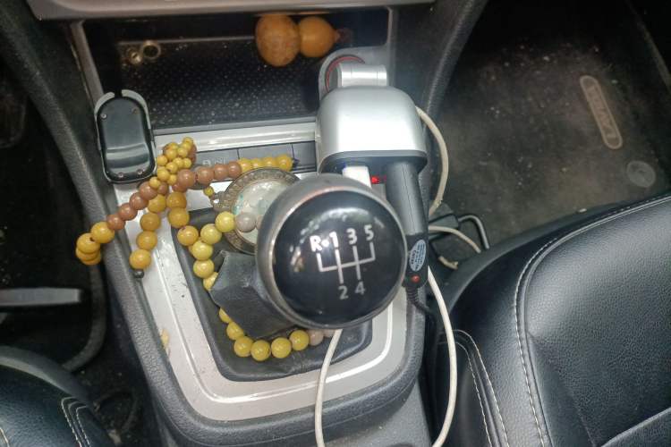 Used Volkswagen Lavida 2013 Revised Classic 1.6L Manual Fashion Edition Gear Lever