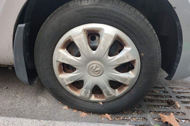 Used BAIC Weiwang M20 2014 1.5L practical type BJ415A Right Front Wheel Hub