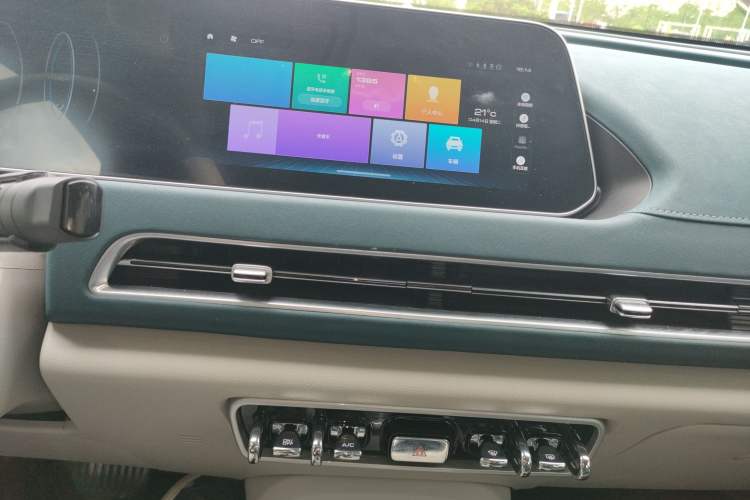 Used ORA Good Cat 2021 400km Standard Range Athena Edition Lithium Iron Phosphate Audio And AC Panel