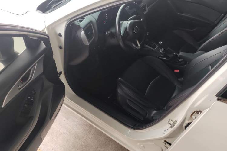 Used Mazda Mazda 3 Axela 2017 Sedan 1.5L Automatic Comfort Model Emission Standard China V
