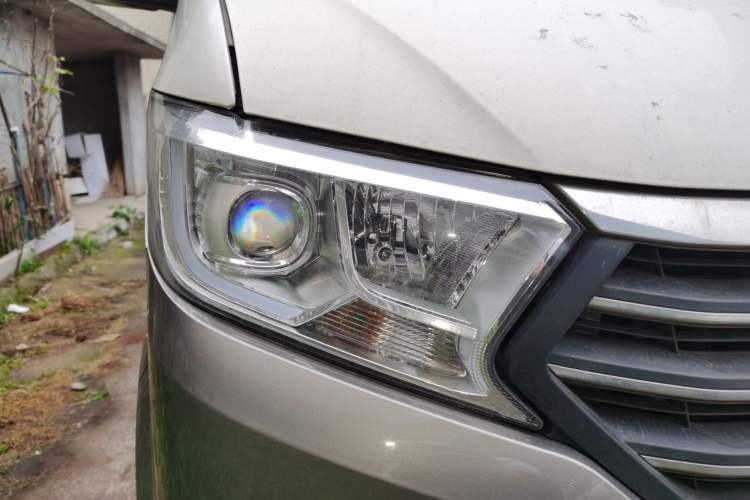 Used CHANGAN KUAYUE Xing V5 2021 1.6L Jinbao Edition Luxury Version DAM16KR Right Front Headlight