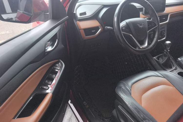 Used Wuling Hongguang S3 2018 1.5L Manual Luxury Model China V Standard