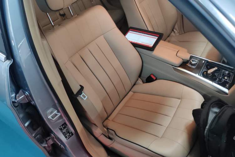 Used Mercedes-Benz E-Class 2015 Facelift E 200 L