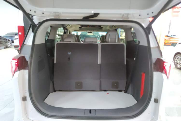 Used Buick GL8 2025 Lu Zun Deluxe Edition Trunk