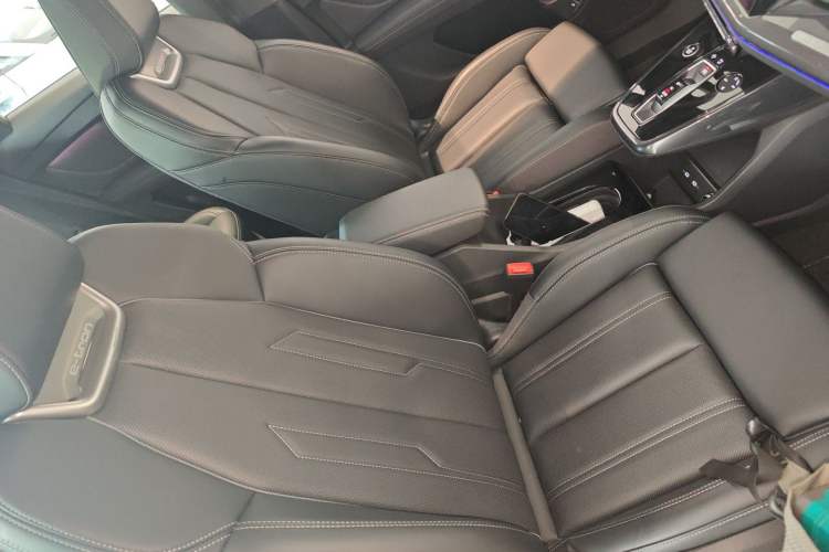 Used Audi Q4 e-tron 2024 40 e-tron Boundary Edition Right Front Seat