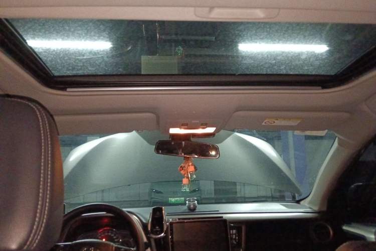 Used Toyota RAV4 2013 2.0L CVT Four-Wheel Drive New Edition