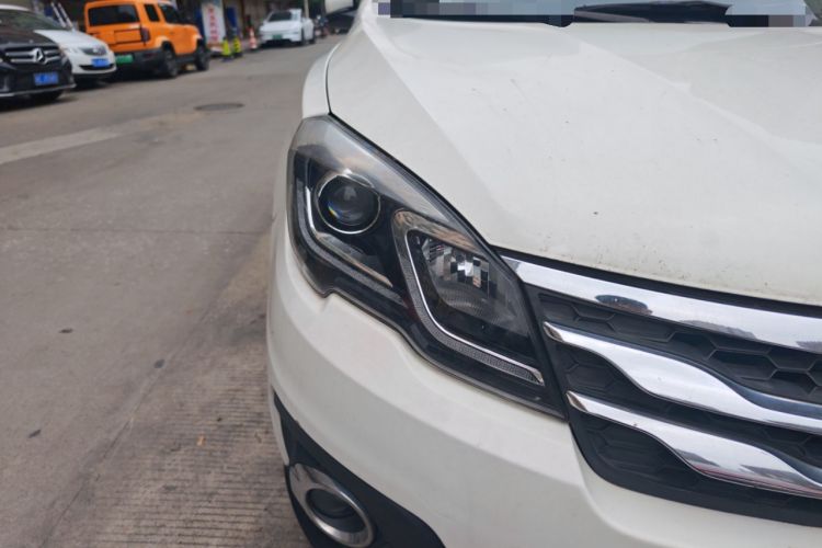 Used GAC Trumpchi GS5 Super 2015 1.8T Automatic Two-Wheel Drive Luxury Edition Right Front Headlight