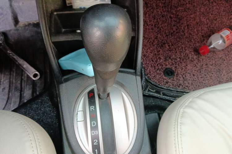 Used Honda Fit 2011 1.3L automatic comfort version
