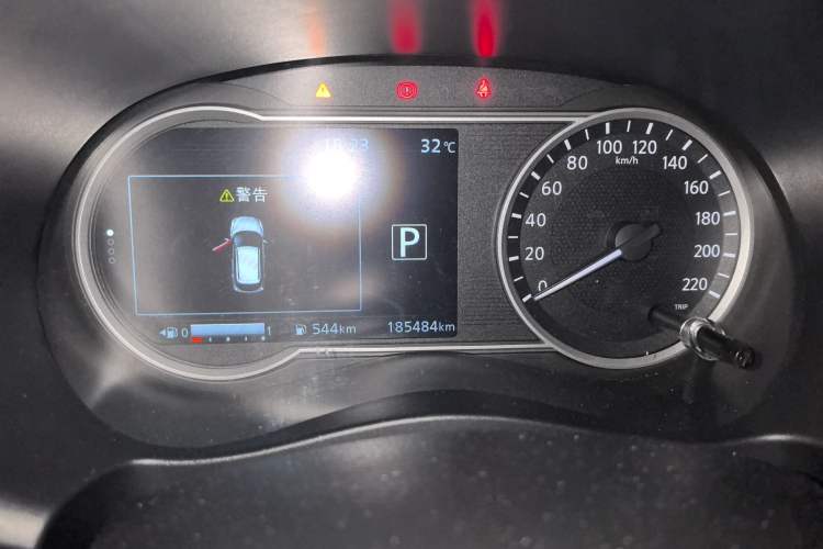 Used Nissan Kicks 2017 1.5L CVT Smart Drive Edition Instrument Cluster