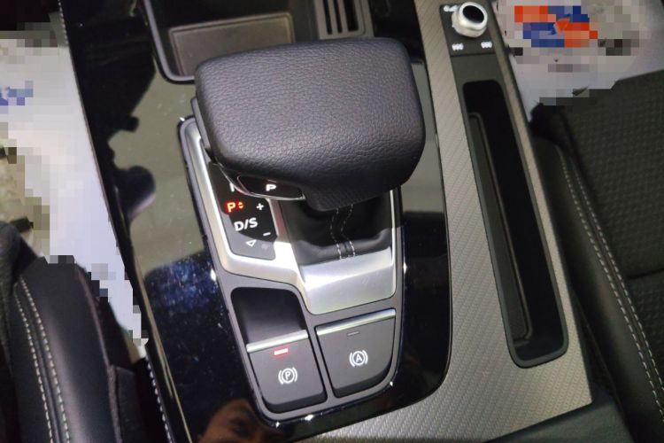 Used Audi Q5L Sportback 2021 40 TFSI Luxury Edition Gear Lever