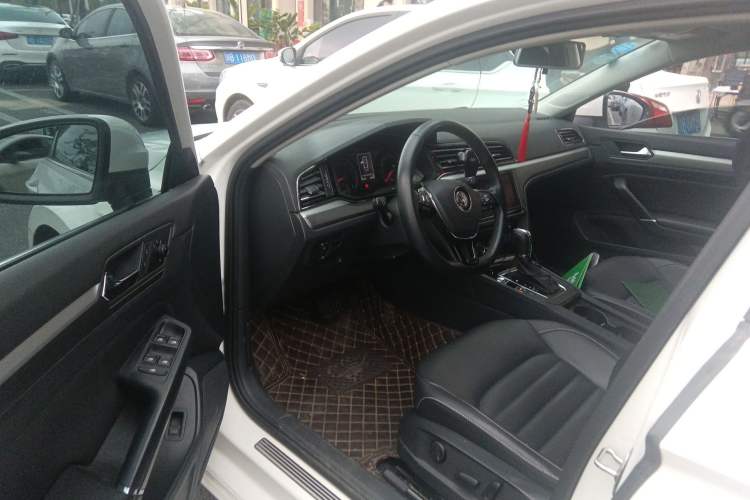 Used Volkswagen Lamando 2018 280TSI DSG Luxury Edition
