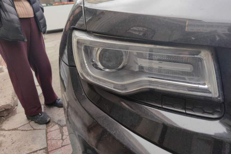 Used Jeep Grand Cherokee 2014 3.0TD Diesel Comfort Navigation Version Right Front Headlight