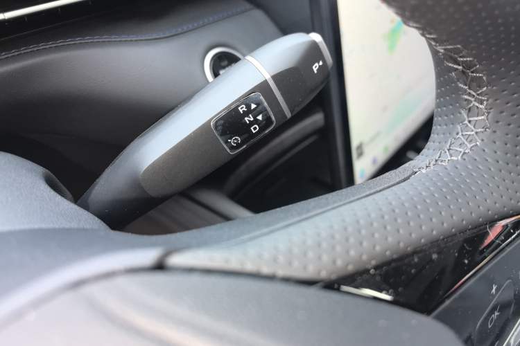 Used CHANGAN Eado PHEV 2025 Smart New Blue Whale 145KM Battleship Edition Gear Lever