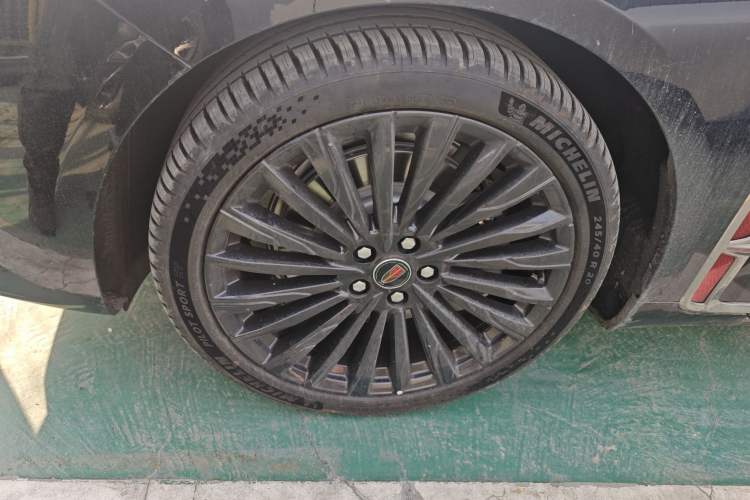 Used Hongqi H9 2025 2.0T Two-Wheel-Drive Flagship Private Enjoyment Style 5 Seats
