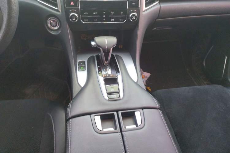 Used Honda Avancier 2019 240TURBO Two-Wheel Drive Elite Edition Gear Lever