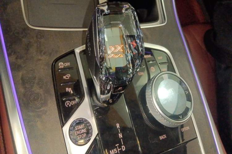 Used BMW X5 2022 xDrive 30Li Luxury M Sport Package Gear Lever