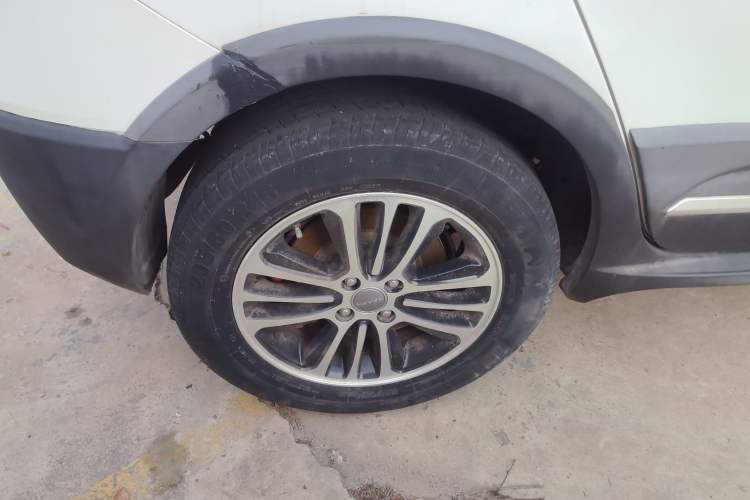 Used Haval H1 2015 1.5L AMT Luxury Model
