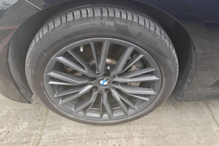 Used BMW 3 Series 2021 Second Facelift 325Li M Sport Night Edition Package Left Front Wheel Hub