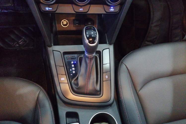 Used Hyundai Elantra (6th Generation / Lingdong) 2019 1.4T Dual-Clutch Xuan Dong · Dynamic Model Gear Lever