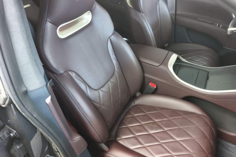 Used Avatr 11 2023 HarmonyOS Version Smart Enjoyment Upgrade Model 90-Degree Rear-Wheel Drive Edition