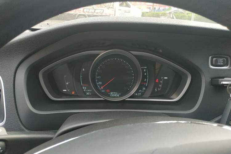 Used Volvo V40 2015 1.6T Zhiya Edition Instrument Cluster