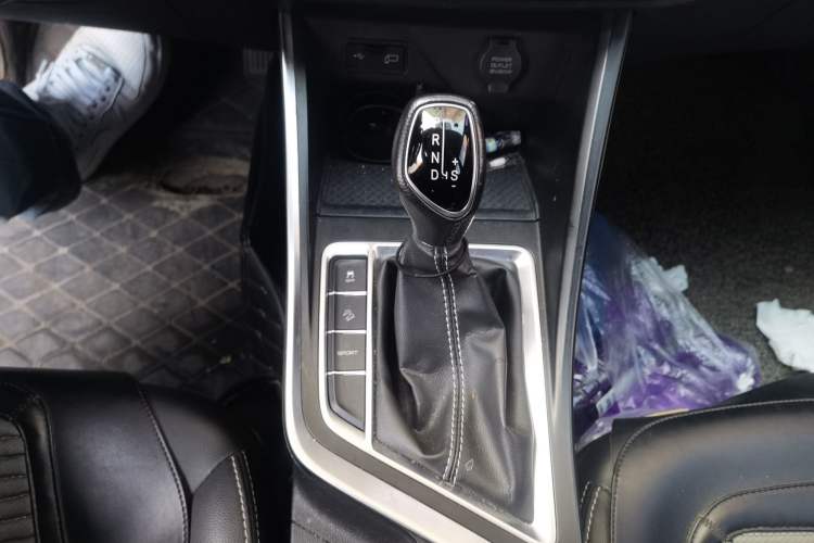 Used Geely Auto Vision X3 2020 1.5L CVT Luxury Model Gear Lever
