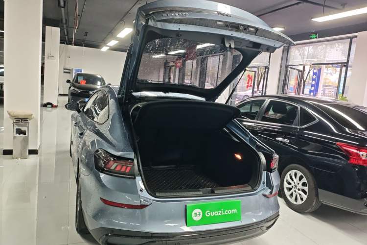 Used Volkswagen Lamando 2022 Lavida L 280TSI DSG Hot Edition Trunk