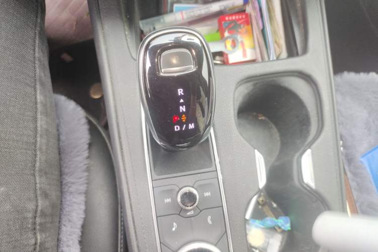 Used Cadillac XT4 2021 28T Two-Wheel Drive Tech Edition Gear Lever