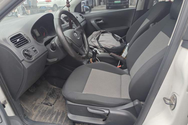 Used Volkswagen Polo 2016 1.4L Manual Fashion Model
