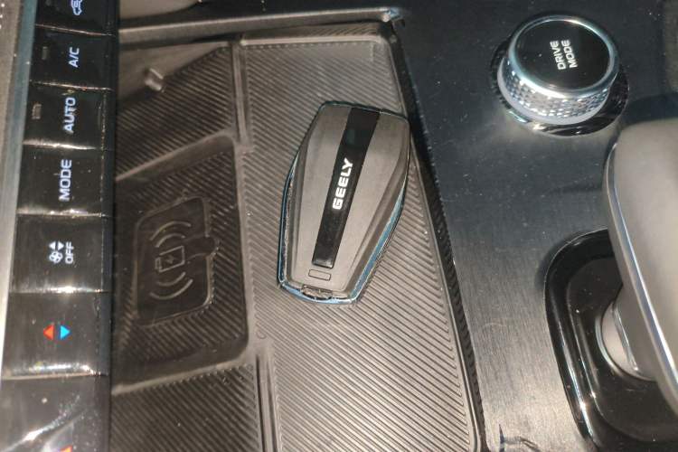 Used Geely Auto Monjaro L 2024 2.0TD High-Power Automatic Two-Wheel Drive Skyline Edition