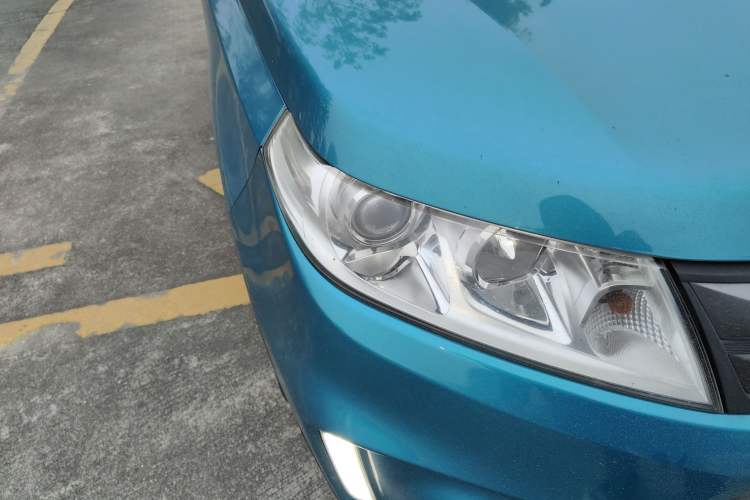 Used Suzuki Vitara 2016 1.4T Automatic Two-Wheel Drive Elite Model Right Front Headlight