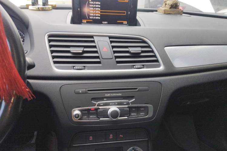 Used Audi Q3 2016 30 TFSI Collector's Edition Comfort Model Audio And AC Panel