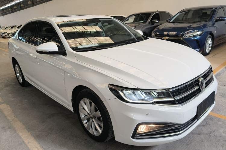 Used Volkswagen Bora 2019 1.5L Automatic Comfort Model Front Right 45 Deg