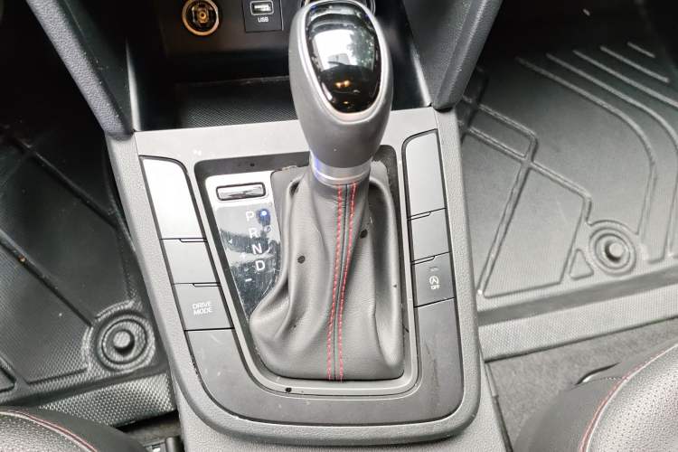 Used Hyundai Elantra (6th Generation / Lingdong) 2020 1.4T Dual-Clutch Xuan Dong · Dynamic Version Gear Lever