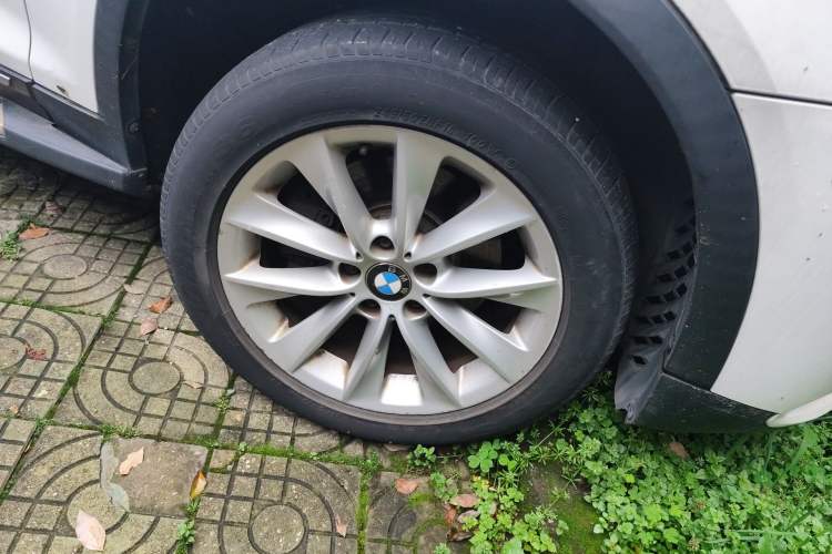 Used BMW X3 2013 Facelifted xDrive20i Luxury Edition Right Front Wheel Hub