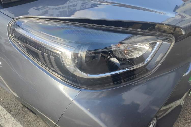 Used Chery QQ Little Ant 2022 Restyled Version Sweet Pink Edition Half-Sugar Version 30.6 kWh 30 kW 301 km Right Front Headlight