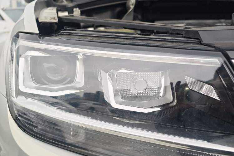 Used Volkswagen Tiguan L 2017 330TSI Automatic Two-Wheel Drive Luxury Edition
