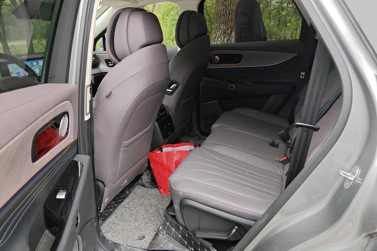 Used Chery Tiggo 9 C-DM 2025 1.5T 106KM Ultra-Comfort Edition 5 Seats Lithium-NMC
