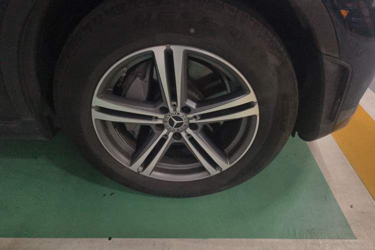 Used Mercedes-Benz GLC 2020 GLC 260 L 4MATIC Luxury Model Right Front Wheel Hub