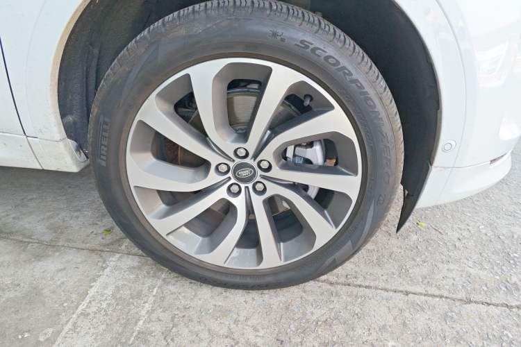 Used Land Rover Discovery Sport 2022 Revised Version 2 249 PS R-Dynamic SE Performance Tech Edition 5 Seats