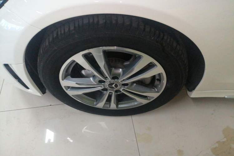 Used Mercedes-Benz C-Class 2019 C 180 L Fashion Edition Sport Version Left Front Wheel Hub