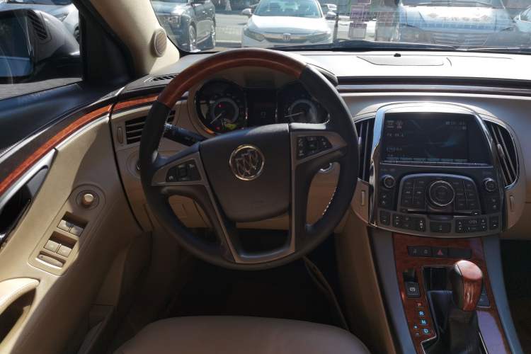 Used Buick LaCrosse 2010 2.4L Luxury Edition
