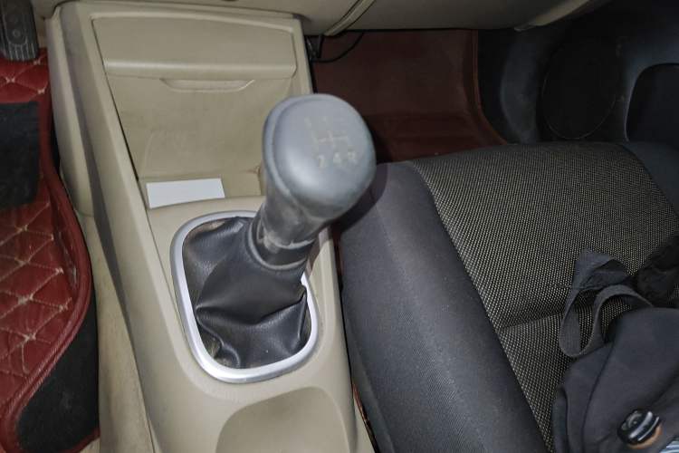 Used Venucia R50 2013 1.6L Manual Fashion Edition